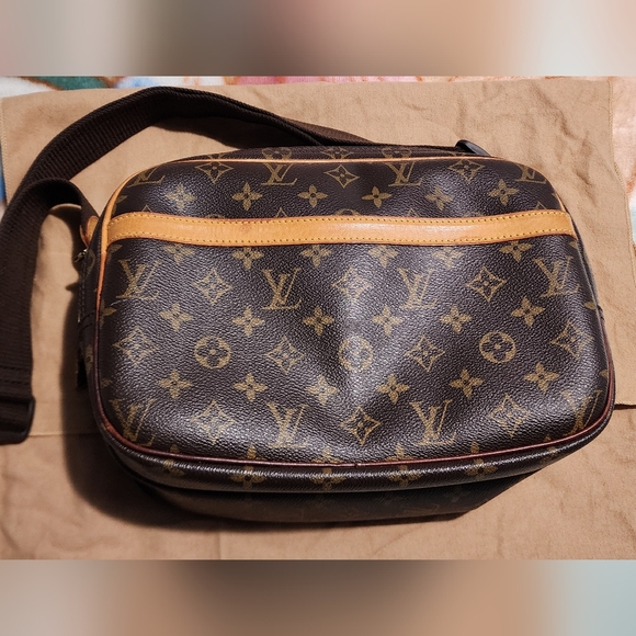 💜💜LOUIS VUITTON PURSE💜💜 - Picture 5 of 14